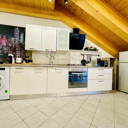 Apartamento Thiago Home-elegant Mansarda Santa Giulia Square