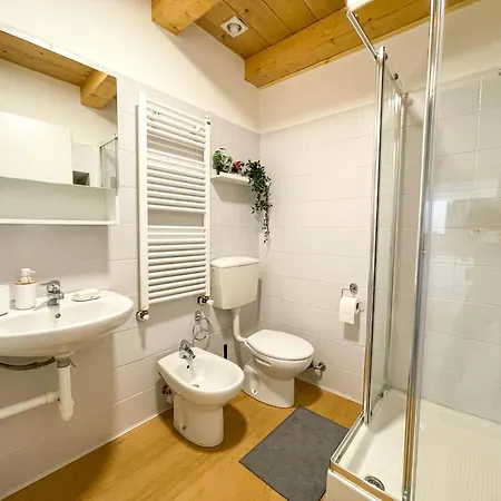 Thiago Home-elegant Mansarda Santa Giulia Square 公寓 都灵