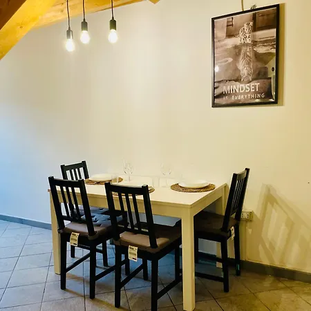 Apartamento Thiago Home-elegant Mansarda Santa Giulia Square *