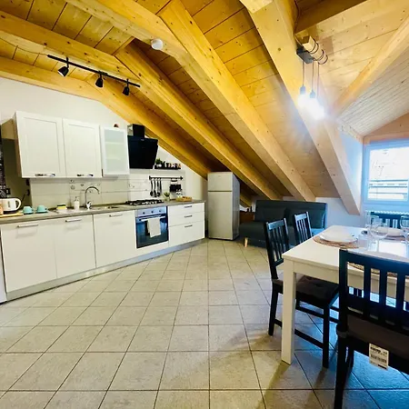 Apartament Thiago Home-elegant Mansarda Santa Giulia Square Turyn