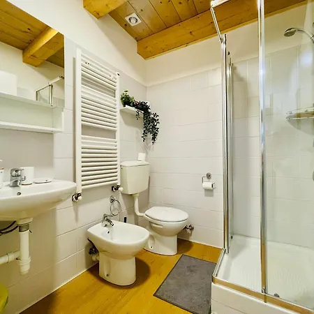 Thiago Home-elegant Mansarda Santa Giulia Square Apartmán *