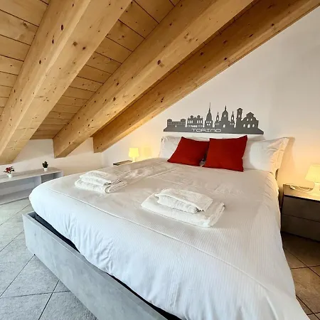 Thiago Home-elegant Mansarda Santa Giulia Square * Turin