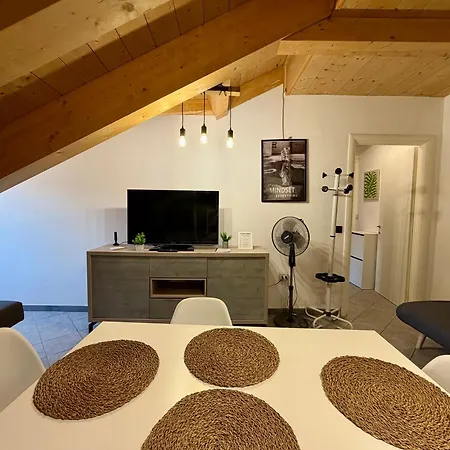 Apartamento Thiago Home-elegant Mansarda Santa Giulia Square Turín