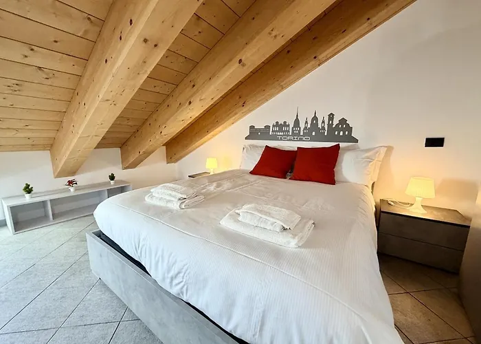 Thiago Home-elegant Mansarda Santa Giulia Square * Turin