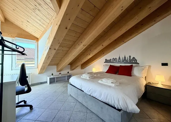 Apartment Thiago Home-elegant Mansarda Santa Giulia Square
