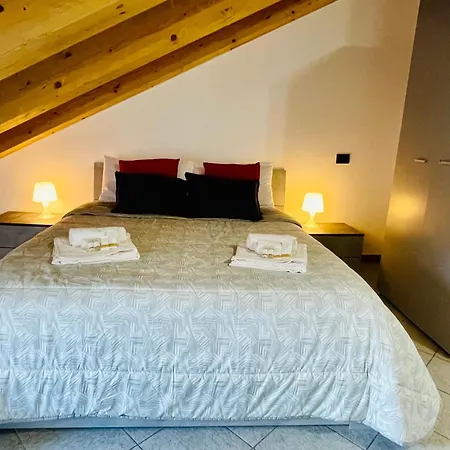 Appartement Thiago Home-elegant Mansarda Santa Giulia Square Turijn