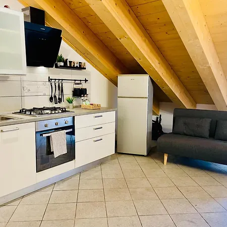 Thiago Home-elegant Mansarda Santa Giulia Square * Torino